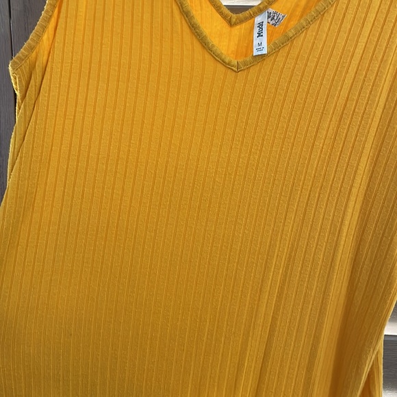 Flowy tank - Picture 2 of 2